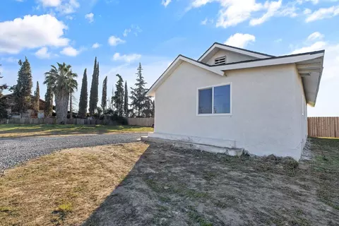 2133 N Cedar St, Pixley, CA 93256 photo 5