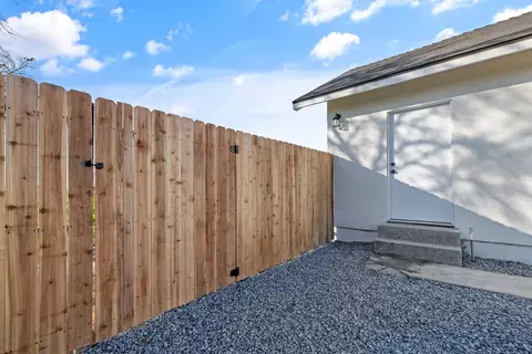 2133 N Cedar St, Pixley, CA 93256 photo 2
