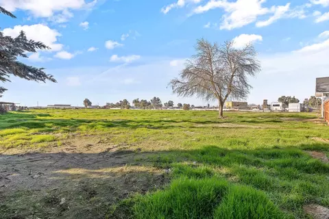 2133 N Cedar St, Pixley, CA 93256 photo 25