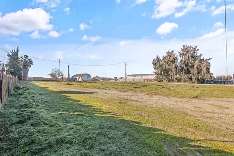 2133 N Cedar St, Pixley, CA 93256 photo 23
