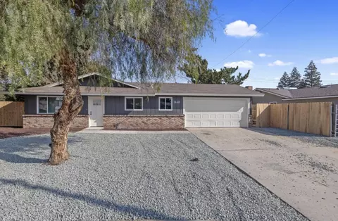 1448 S Michael Ct, Visalia, CA 93292
