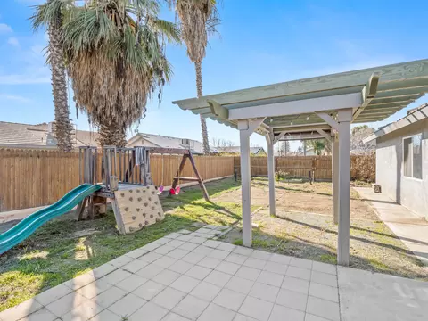 261 Cantebury Dr, Lemoore, CA 93245 photo 36
