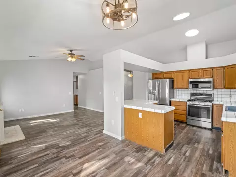 261 Cantebury Dr, Lemoore, CA 93245 photo 16