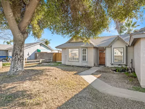 261 Cantebury Dr, Lemoore, CA 93245 photo 5