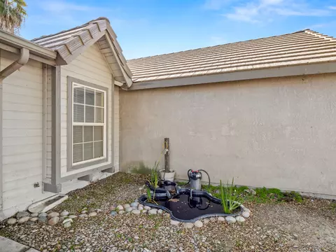 261 Cantebury Dr, Lemoore, CA 93245 photo 6