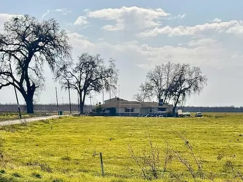 18597 Avenue 184, Strathmore, CA 93267