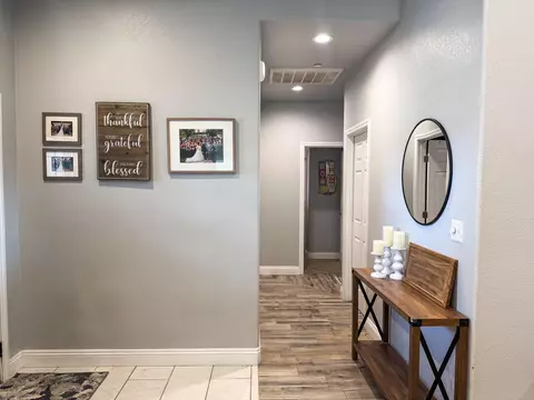 866 N E St, Tulare, CA 93274 photo 7