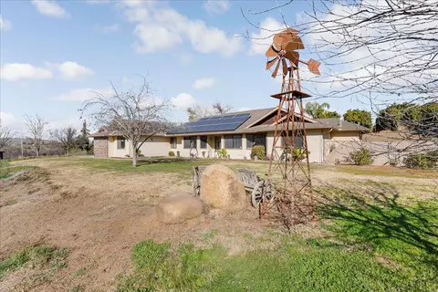33420 Globe Dr, Springville, CA 93265 photo 3