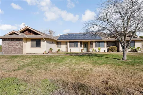 33420 Globe Dr, Springville, CA 93265