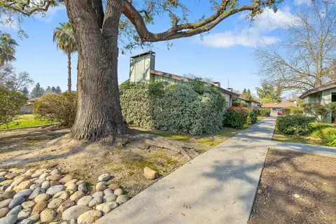 1838 E Vassar Dr, Visalia, CA 93292 photo 3