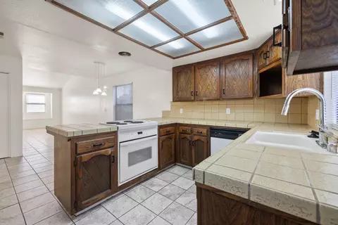 1838 E Vassar Dr, Visalia, CA 93292 photo 17