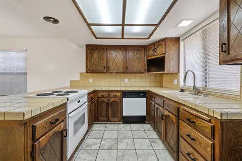 1838 E Vassar Dr, Visalia, CA 93292 photo 16