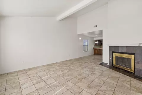 1838 E Vassar Dr, Visalia, CA 93292 photo 5