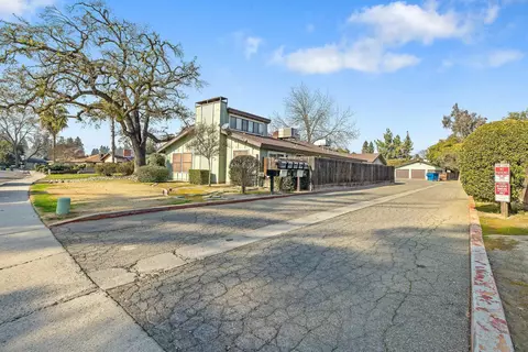 1838 E Vassar Dr, Visalia, CA 93292