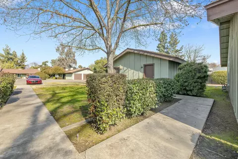 1838 E Vassar Dr, Visalia, CA 93292 photo 32
