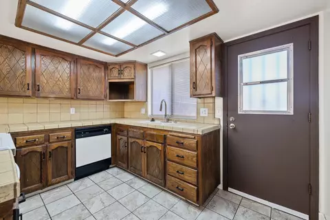 1838 E Vassar Dr, Visalia, CA 93292 photo 15