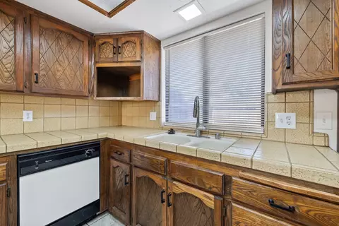 1838 E Vassar Dr, Visalia, CA 93292 photo 18