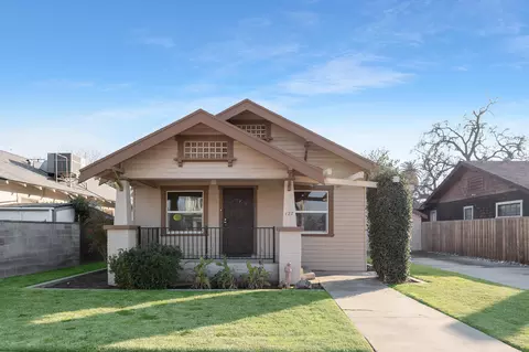 127 E 11th St, Hanford, CA 93230 photo 2