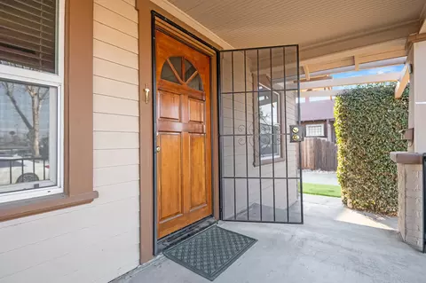 127 E 11th St, Hanford, CA 93230 photo 6