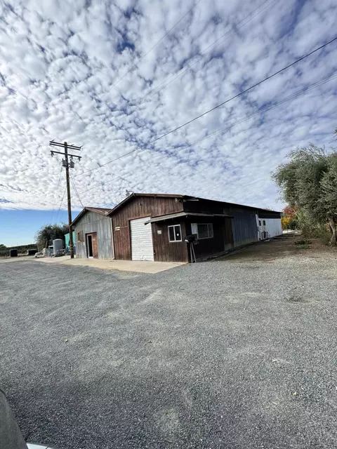 1200 Aster Ave, Lindsay, CA 93247