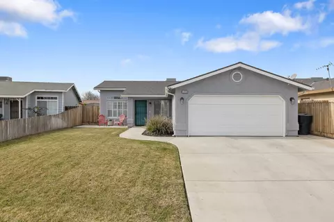 1372 Galileo Ave, Hanford, CA 93230