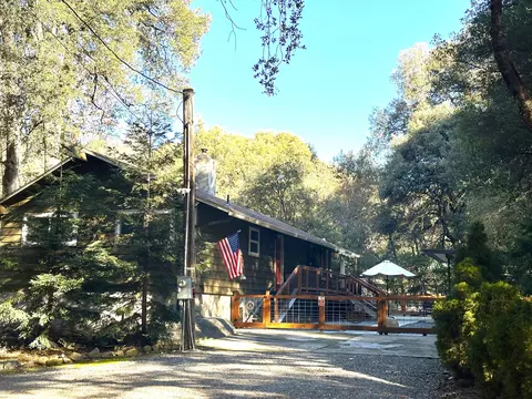 42763 Hot Springs Dr, California Hot Springs, CA 93207
