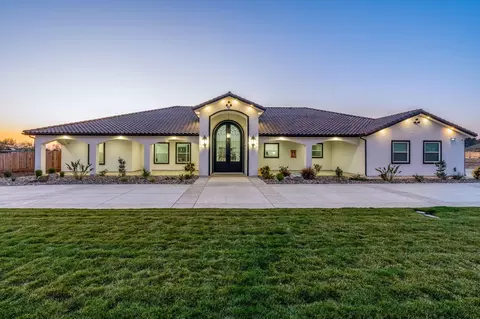 611 S Anderson Rd, Exeter, CA 93221
