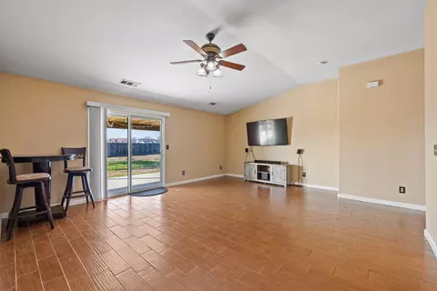 753 Lassen Ave, Tulare, CA 93274 photo 11