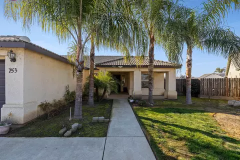 753 Lassen Ave, Tulare, CA 93274 photo 6
