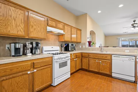 753 Lassen Ave, Tulare, CA 93274 photo 16