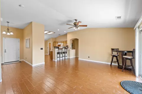 753 Lassen Ave, Tulare, CA 93274 photo 12