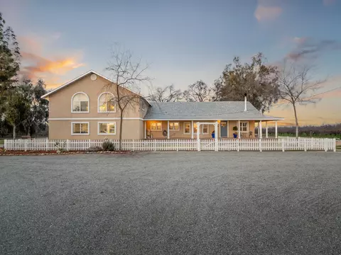 730 W Wood Ave, Riverdale, CA 93656
