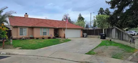 1640 E Vine Ct, Visalia, CA 93292 photo 2
