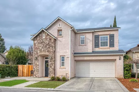 93 W Bordeux Ln, Clovis, CA 93619 photo 3