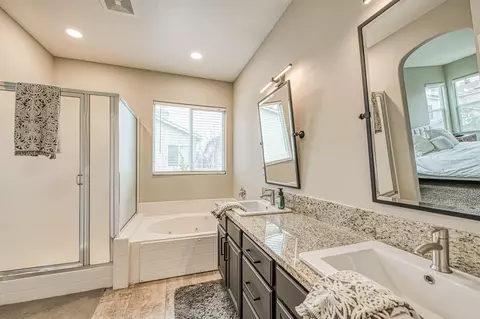 93 W Bordeux Ln, Clovis, CA 93619 photo 26