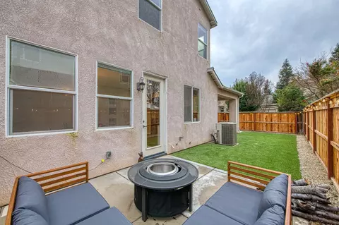 93 W Bordeux Ln, Clovis, CA 93619 photo 31
