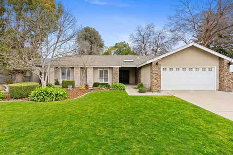 3710 S Woodland St, Visalia, CA 93277