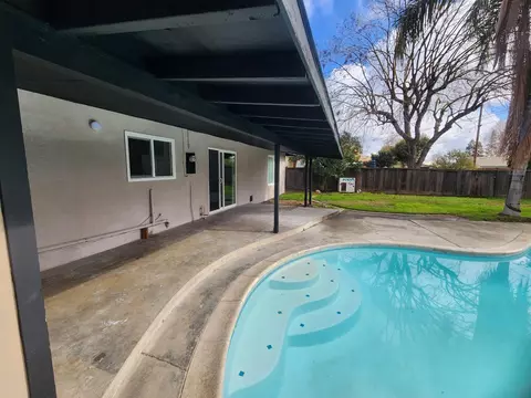 409 W Walnut Ave, Visalia, CA 93277 photo 22