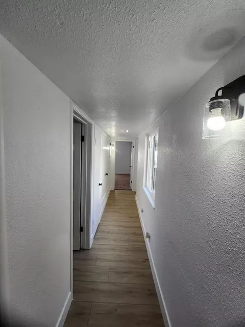 409 W Walnut Ave, Visalia, CA 93277 photo 7