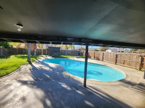 409 W Walnut Ave, Visalia, CA 93277 photo 24