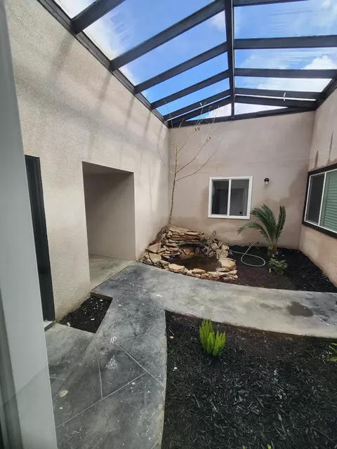409 W Walnut Ave, Visalia, CA 93277 photo 17