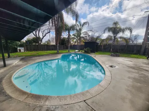 409 W Walnut Ave, Visalia, CA 93277 photo 19