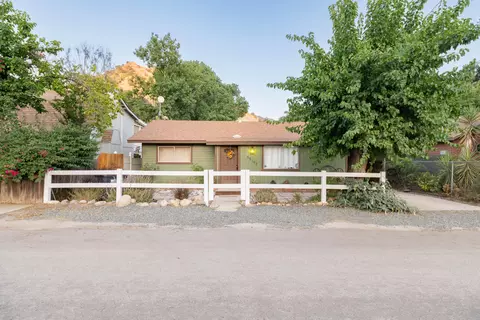 35197 Tule River Dr, Springville, CA 93265