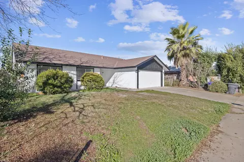 271 N Ruth St, Porterville, CA 93257
