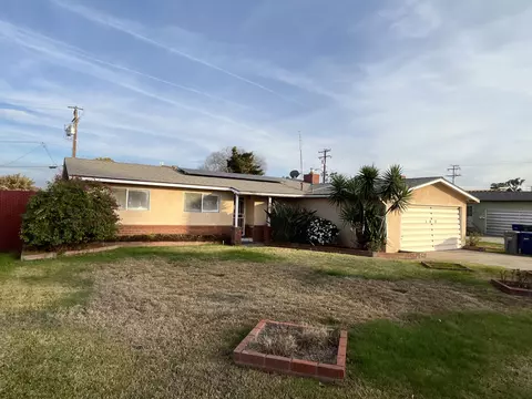 142 N Bellah Ave, Lindsay, CA 93247