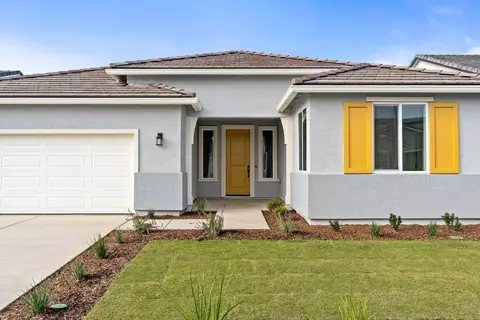 215 Hampton St, Tulare, CA 93274