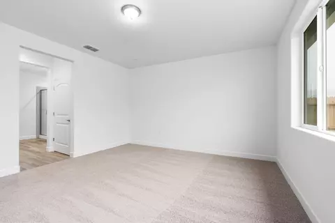 215 Hampton St, Tulare, CA 93274 photo 16
