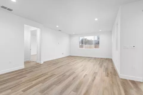 215 Hampton St, Tulare, CA 93274 photo 14