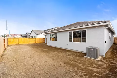 215 Hampton St, Tulare, CA 93274 photo 25