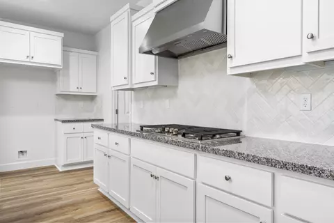 215 Hampton St, Tulare, CA 93274 photo 8